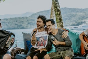 Juninho Campos lança música com Bruninho e Davi