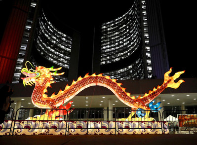 2019 Toronto Dragon Festival features the city's largest dragon lantern on Nathan Phillips Square. (CNW Group/Canadian Association of Chinese Performing Arts)