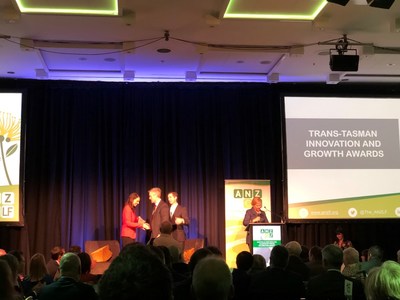 Kazia CEO, Dr James Garner accepting his ANZLF Award from New Zealand Prime Minister, Jacinda Ardern