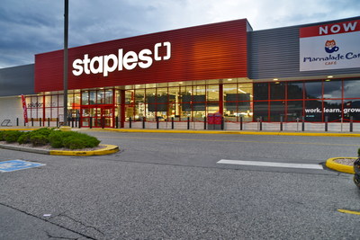 Staples Canada continues its transformation to The Working and Learning Company with the opening of its newly renovated Kelowna store, located at 2339 Highway 97 North. This is the first Staples in Western Canada that features the company's new retail shopping experience with Staples Studio, the company's bold, competitive take on coworking, and a Marmalade Cat Café location. (CNW Group/Staples Canada ULC)