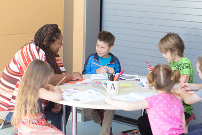 An elementary school educator teaching students nutrition education using Dairy Council of California's classroom curriculum. An elementary school educator teaching students nutrition education using Dairy Council of California's classroom curriculum.