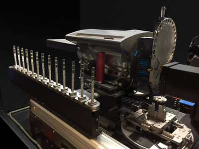 Inside view of the ZEISS Xradia 620 Versa RepScan® system. Inside view of the ZEISS Xradia 620 Versa RepScan® system.