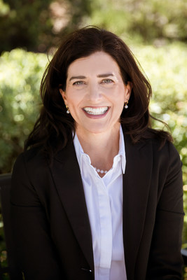 Melanie Cumbee, MemorialCare’s Director of Organizational Health & Wellbeing, received the prestigious WELCOA 2019 Top Health Promotion Professional award in August 2019 Melanie Cumbee, MemorialCare’s Director of Organizational Health & Wellbeing, received the prestigious WELCOA 2019 Top Health Promotion Professional award in August 2019