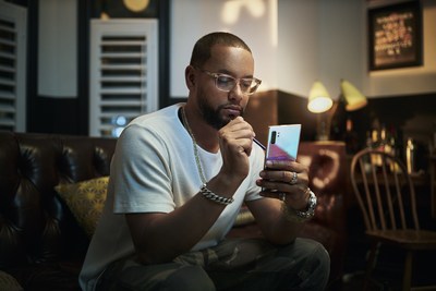 Director X inspires up-and-coming Canadian talent to create music videos on the Samsung Galaxy Note10+ (CNW Group/Samsung Electronics Canada)